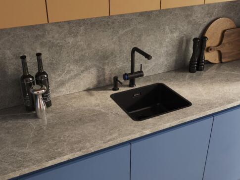 Дозатор OMOIKIRI OM-09-GB SENSOR графит