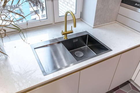 Кухонная мойка из нержавейки Omoikiri Akisame 78-IN-R нержавеющая сталь