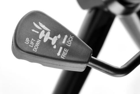 Кресло компьютерное HALMAR IGNAZIO орех/черный