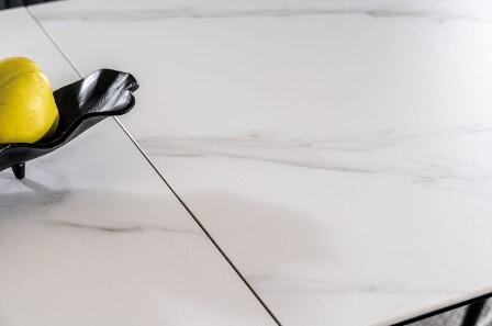 Стол обеденный SIGNAL WESTIN III Ceramic белый мрамор/черный мат 180-260/90