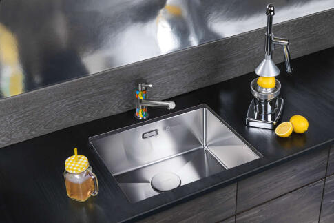 Кухонная мойка из нержавейки Omoikiri Taki 54-U/IF-IN нержавеющая сталь