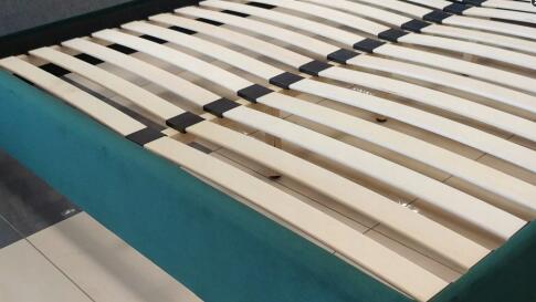 Кровать SIGNAL AZURRO Velvet Bluvel 78 зеленый/дуб 160/200