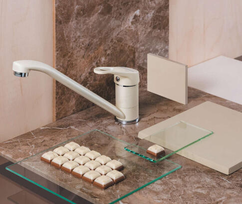 Смеситель для кухни Omoikiri Kado-BE ваниль