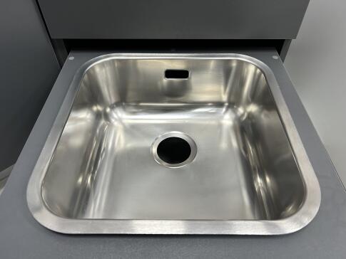 Кухонная мойка из нержавейки Omoikiri Omi 44-U/I-IN Quadro нержавеющая сталь