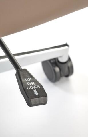 Кресло компьютерное HALMAR EDERSON капучино