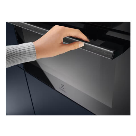 Духовой шкаф ELECTROLUX компактный с СВЧ EVL8E08Z