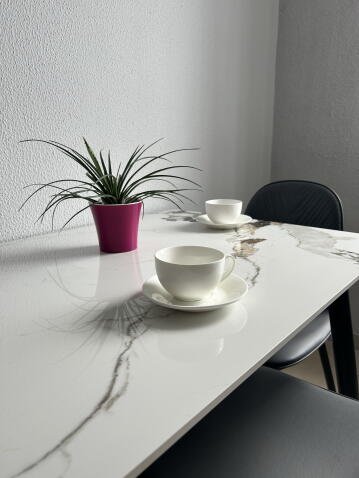 Стол обеденный HALMAR EMILIO белый мрамор/черный 120/70