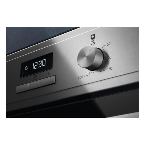 Духовой шкаф ELECTROLUX EOF3H50BX