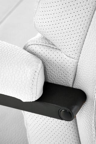 Кресло компьютерное HALMAR ADRIANO 2 светло-серый