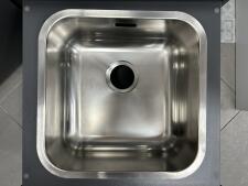 Кухонная мойка из нержавейки Omoikiri Omi 44-U/I-IN Quadro нержавеющая сталь