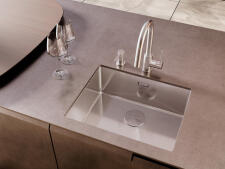 Кухонная мойка из нержавейки Omoikiri Taki 54-U/IF-IN Microdecor нерж.сталь/нержавеющая сталь